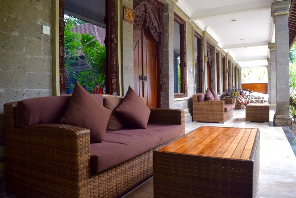 Outdoor lounge area at Hotel Ombak Sunset, Gili T