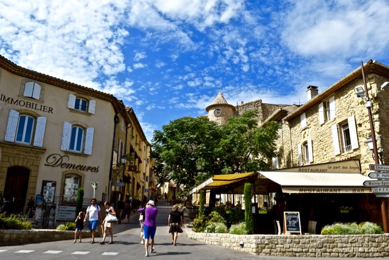 The centre of Châteauneuf-du-Pape, France