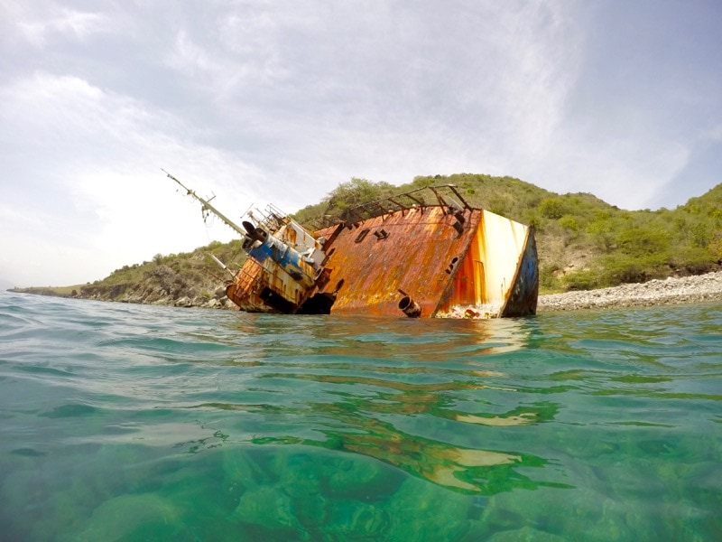 Snorkelling among the shipwrecks in St Kitts