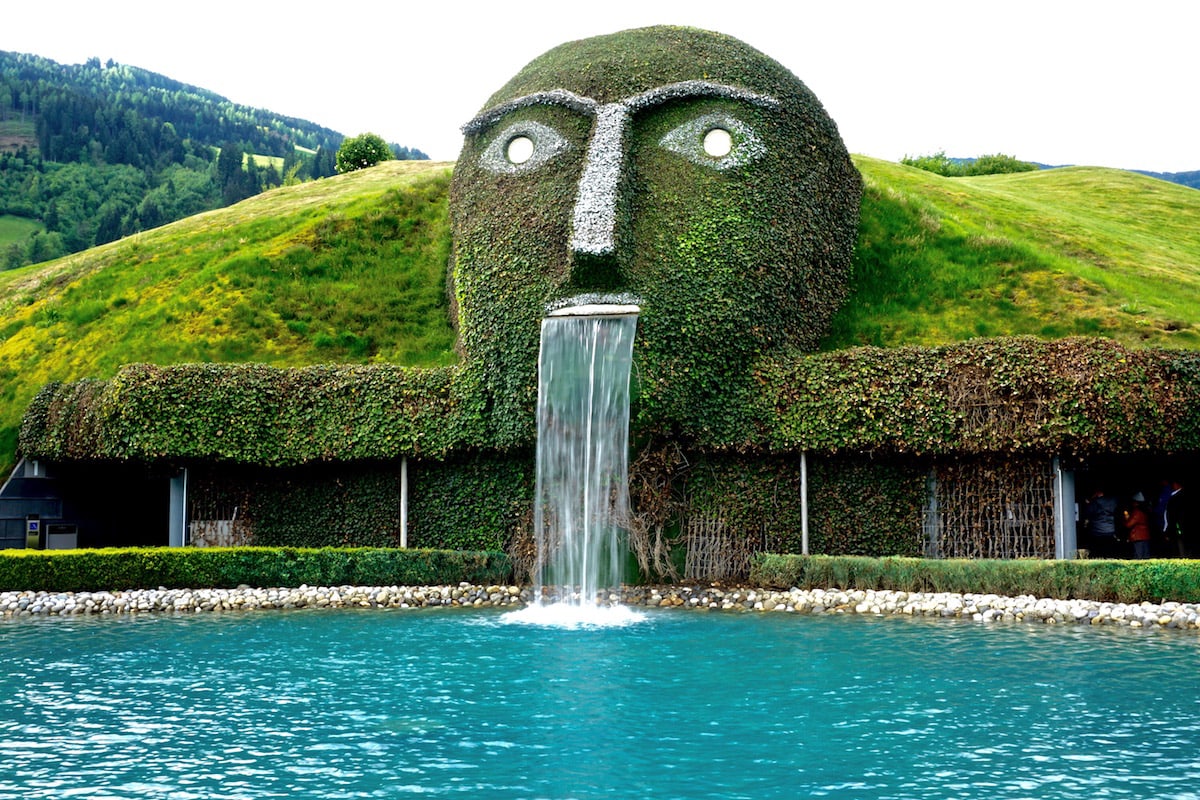 The giant at Swarovski Crystal Worlds