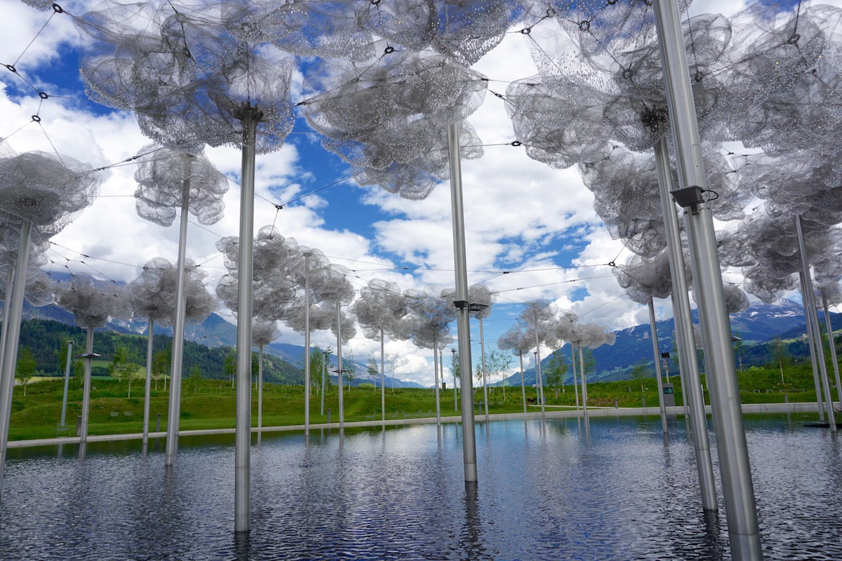 the crystal world the crystal world