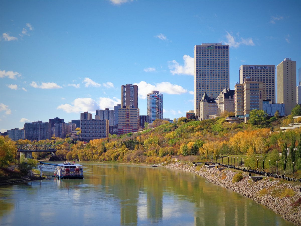 Beautiful views of the North Saskatchewan River Valley, Edmonton, Alberta