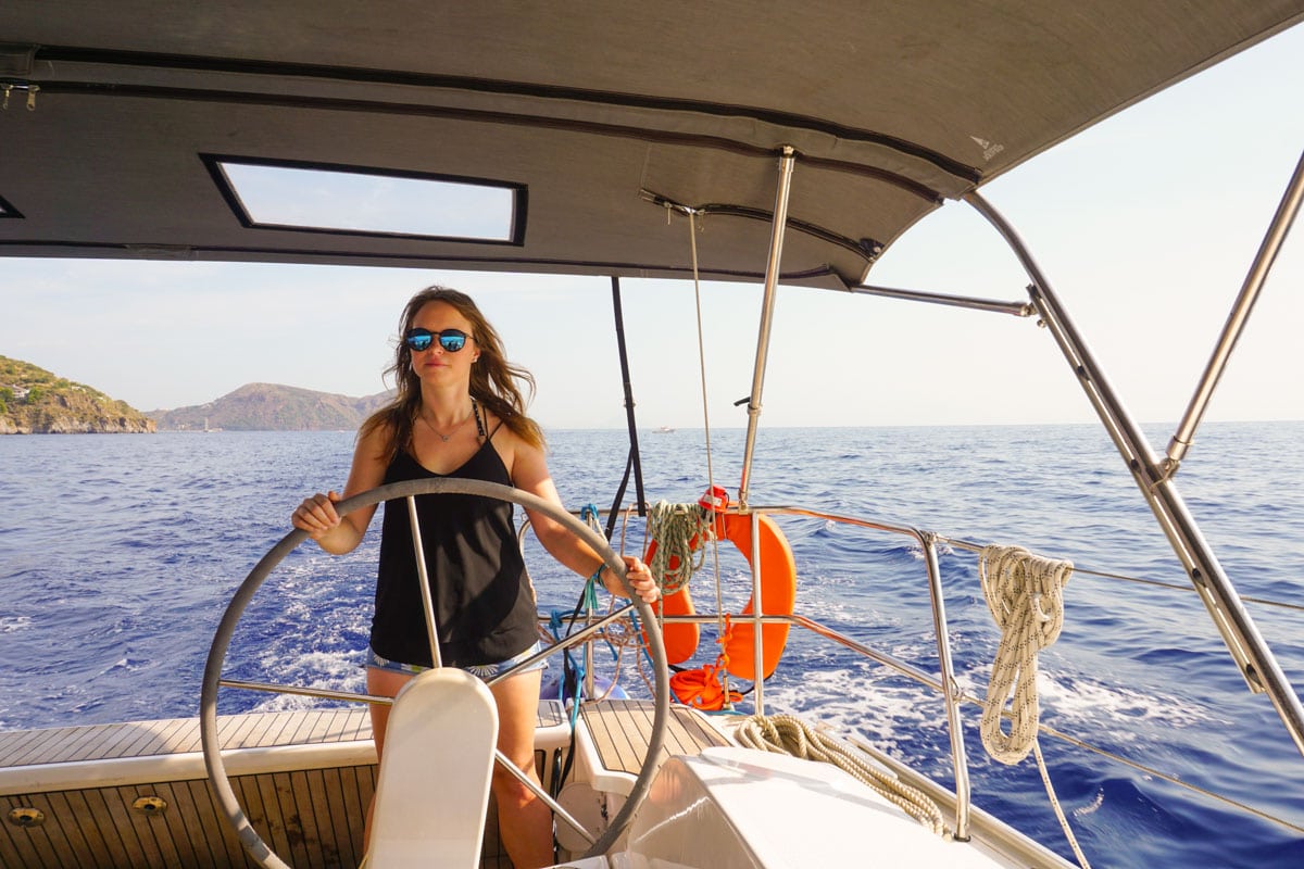 Sailing around Sicily with MedSailors