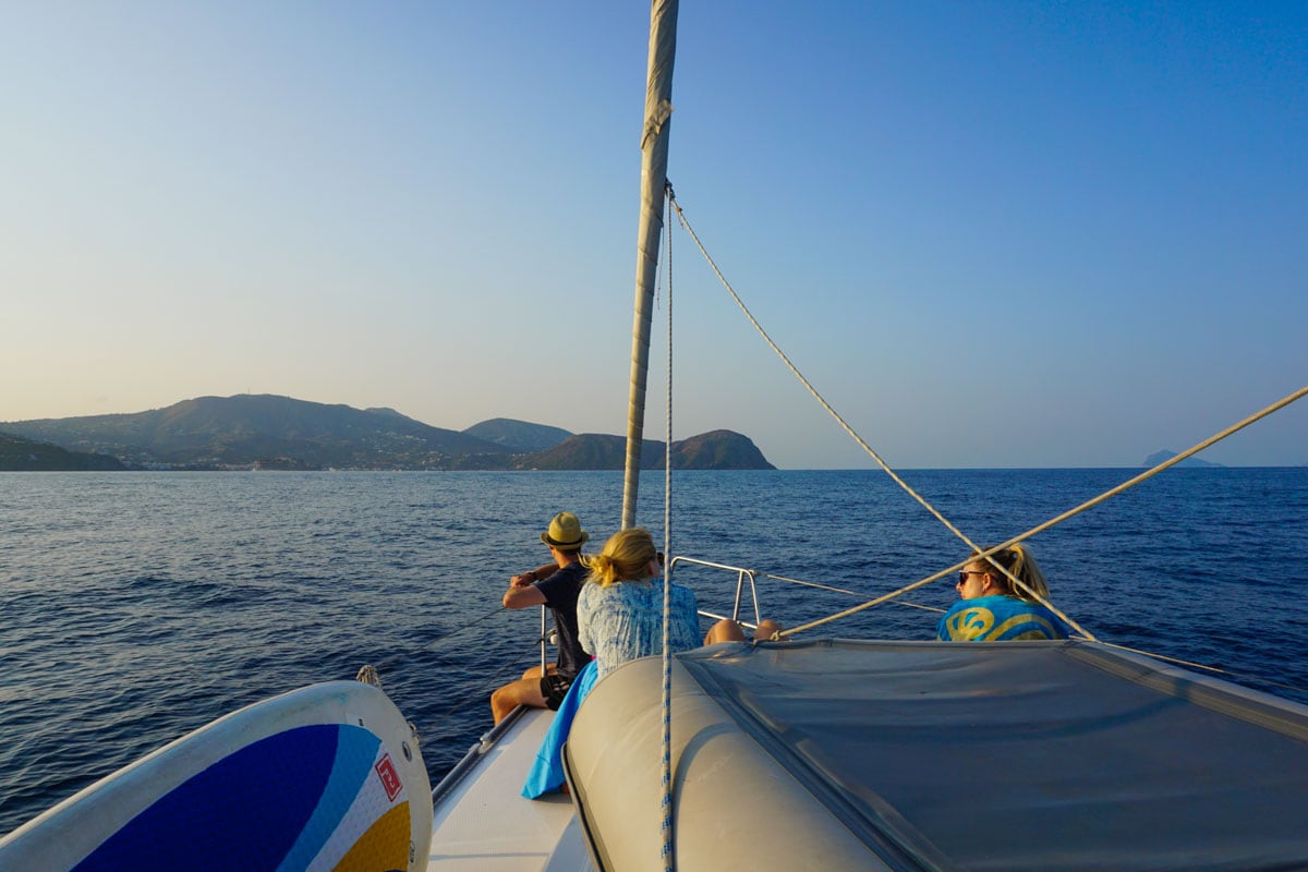 Sailing around Sicily with MedSailors