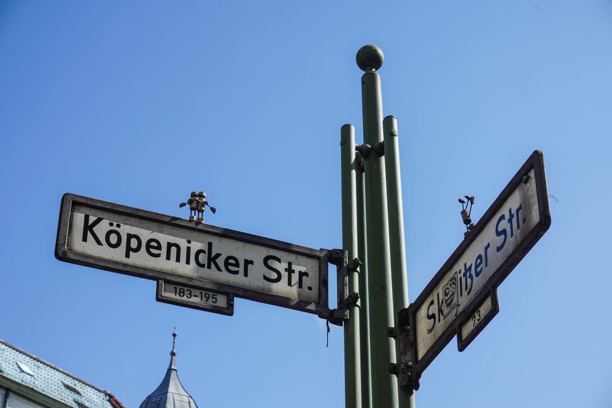 Tiny cork yogis in Berlin