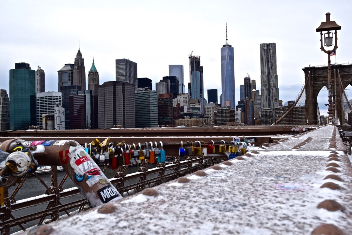 Beautiful views of Brooklyn Bridge in the snow