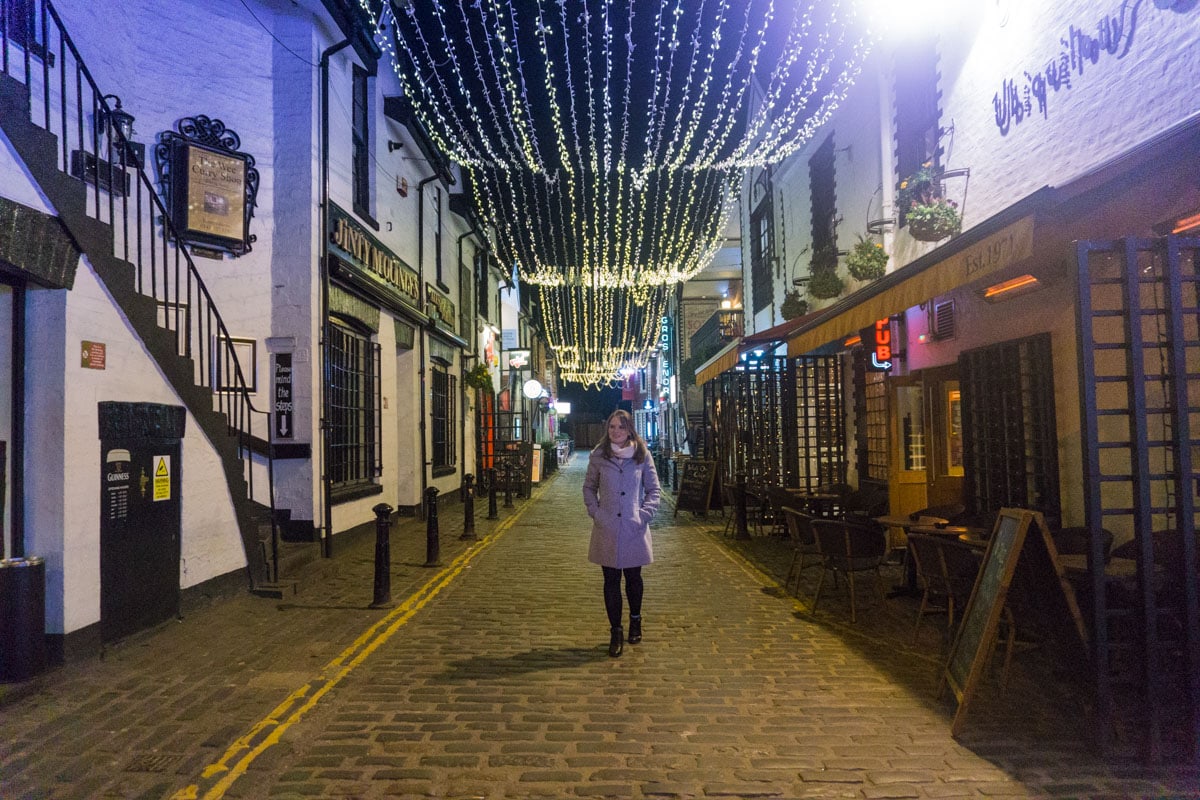 Walking down Ashton Lane, Glasgow at night