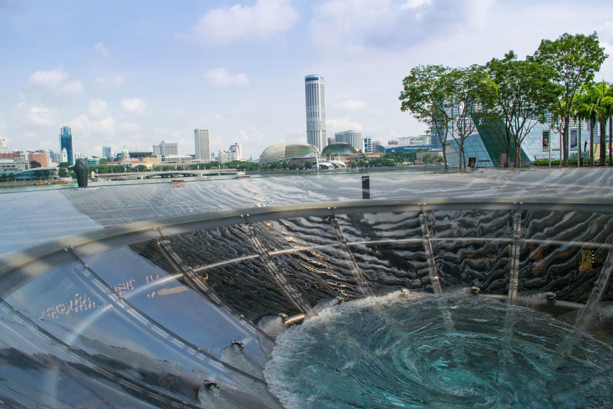 Learning about water on the feng shui tour of Singapore