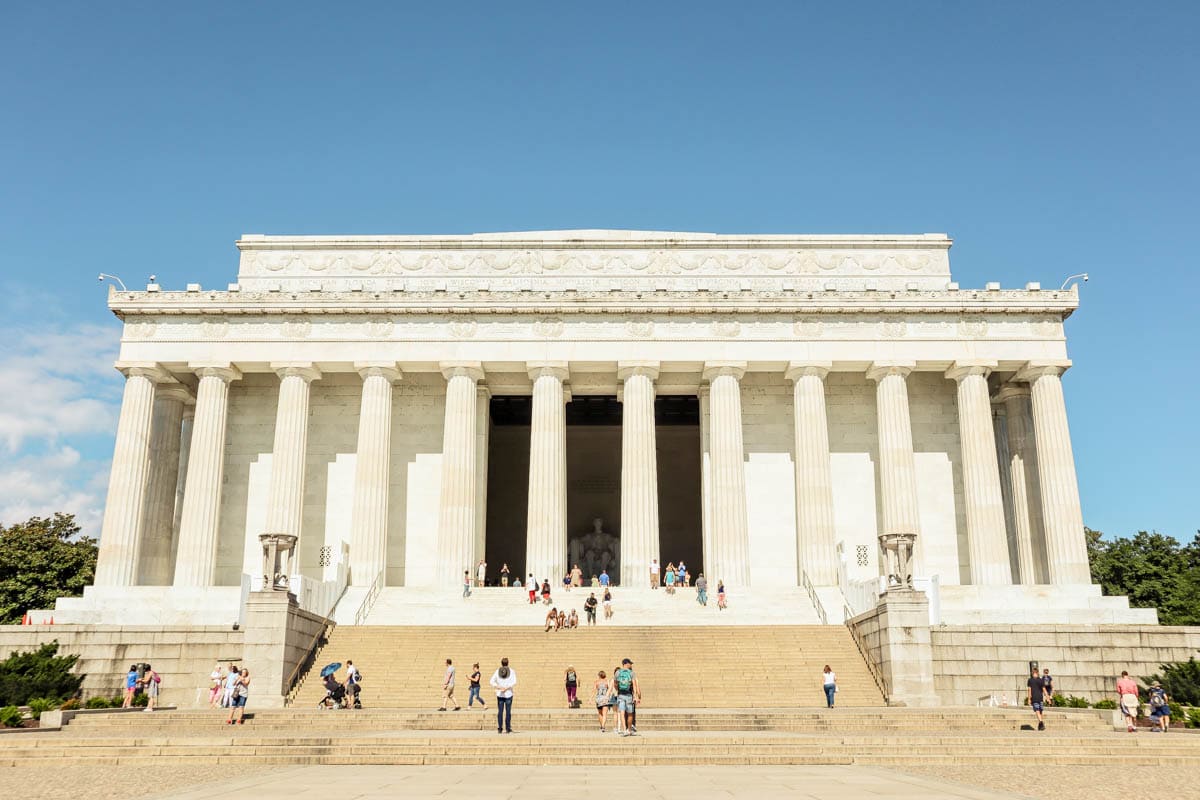 Washington D C Puts Out Welcome Mat For Lincoln Fans