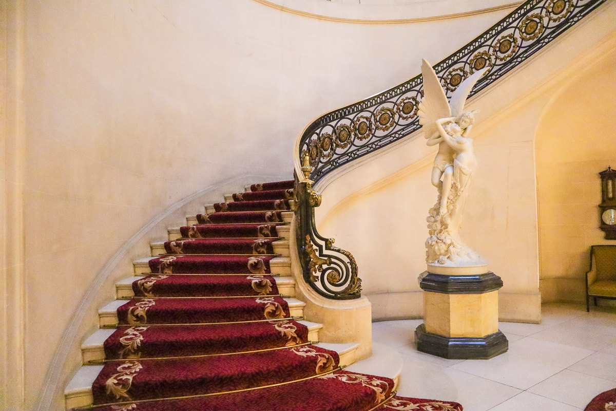 The grand staircase at Luton Hoo Hotel, Golf & Spa