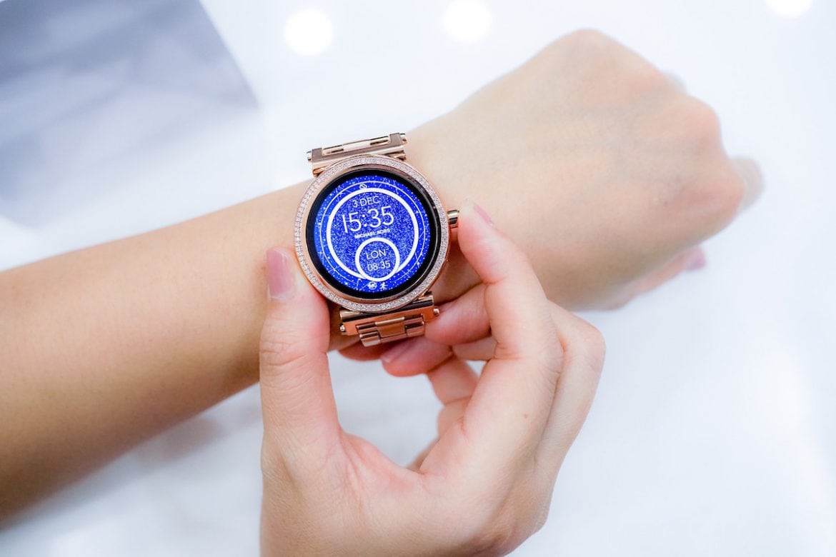 9 Best Smartwatches For Women 2024 Shopping Guide