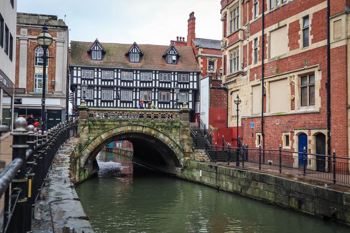 The Glory Hole, Lincoln