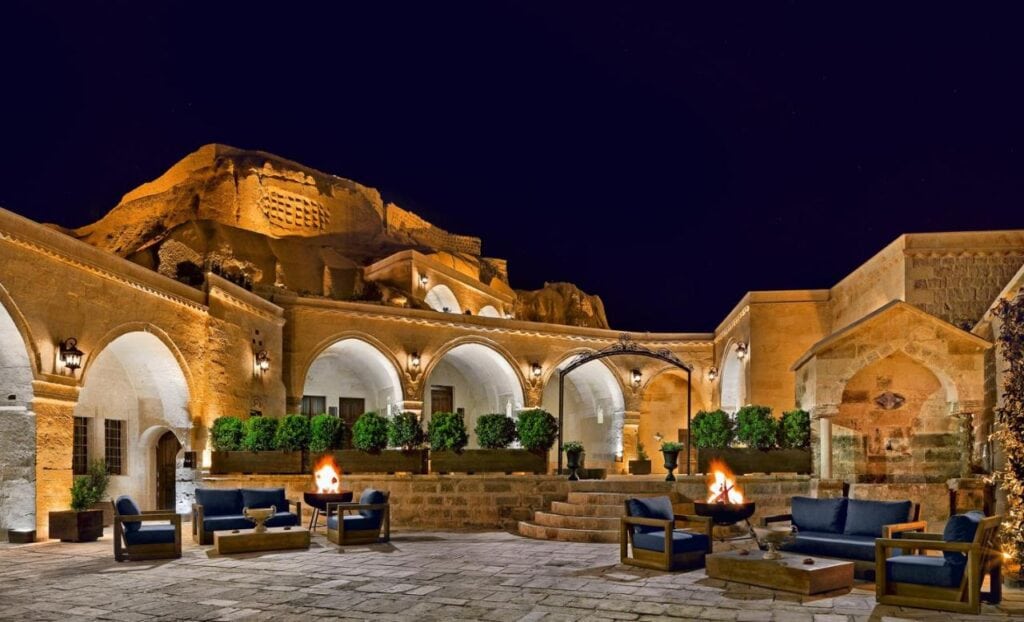 Seraphim Cave Suites