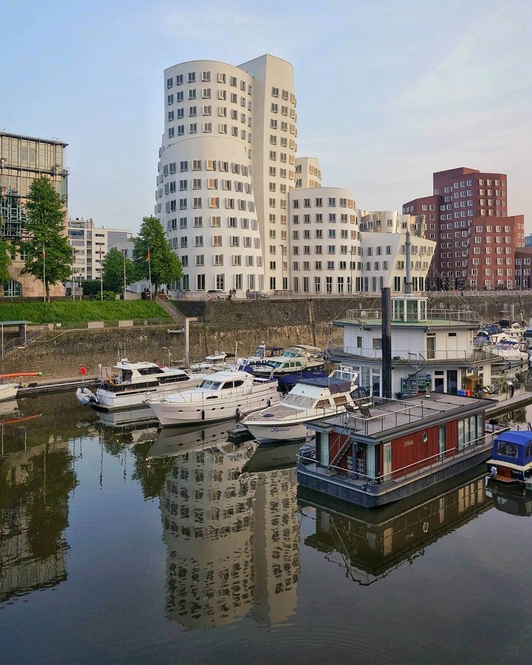 Frank Gehry's architecture in Dusseldorf (Photo: Macca Sherifi)