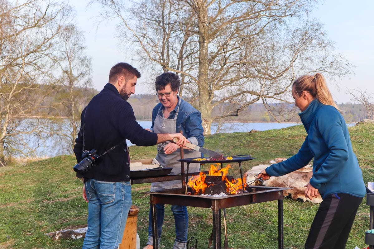 Wild cooking experience at Håcknesta Gård, Sweden