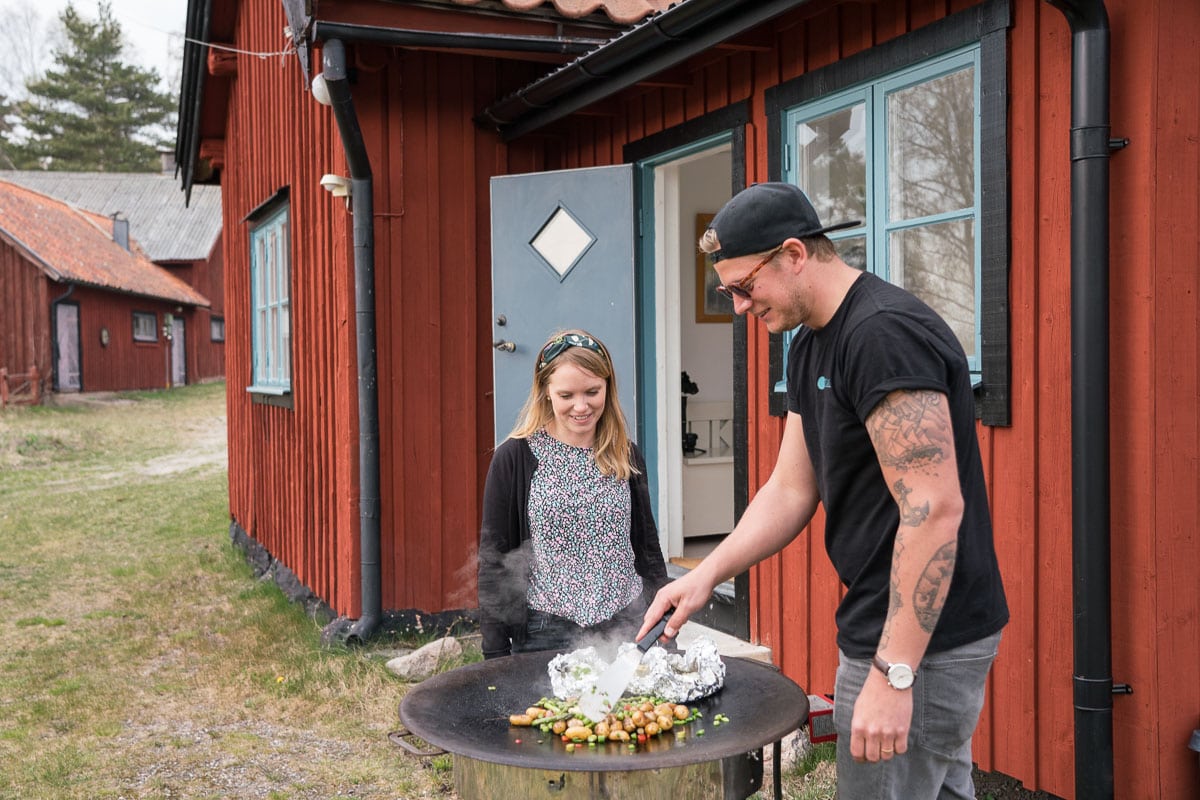 Outdoor cooking with Johan from Apelago