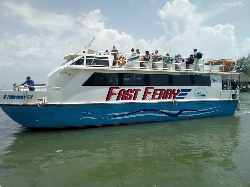 9 Hermanos Holbox Ferry