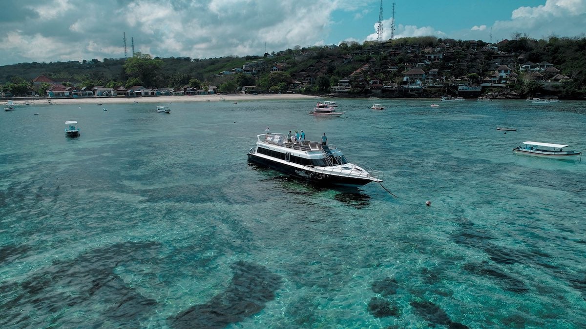 Blue Water Express, Gili T