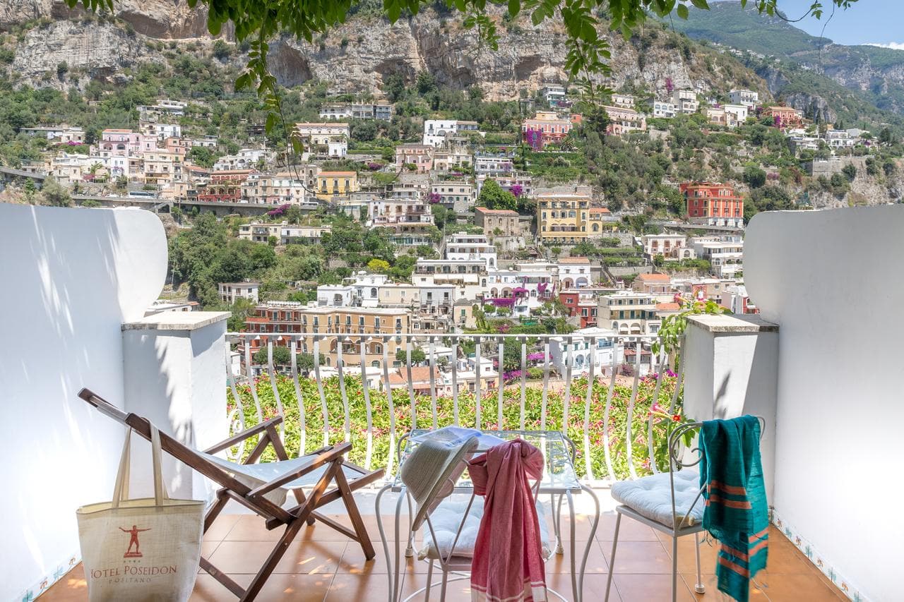 Where to stay in Positano? How about Hotel Poseidon with this amazing view?