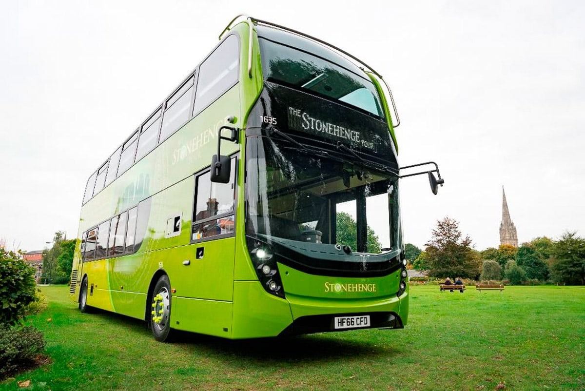 bus tour to stonehenge from london