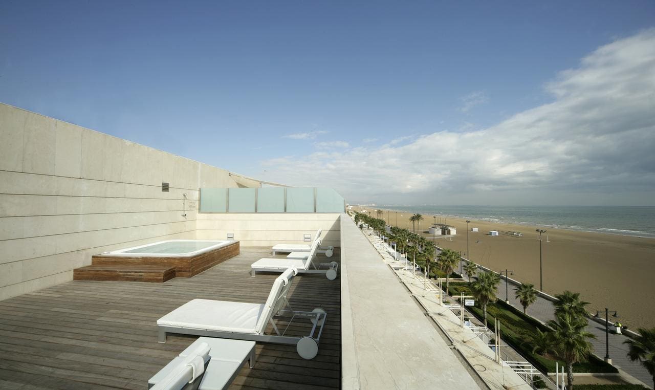 Rooftop and beach views at Hotel Neptuno, Valencia 