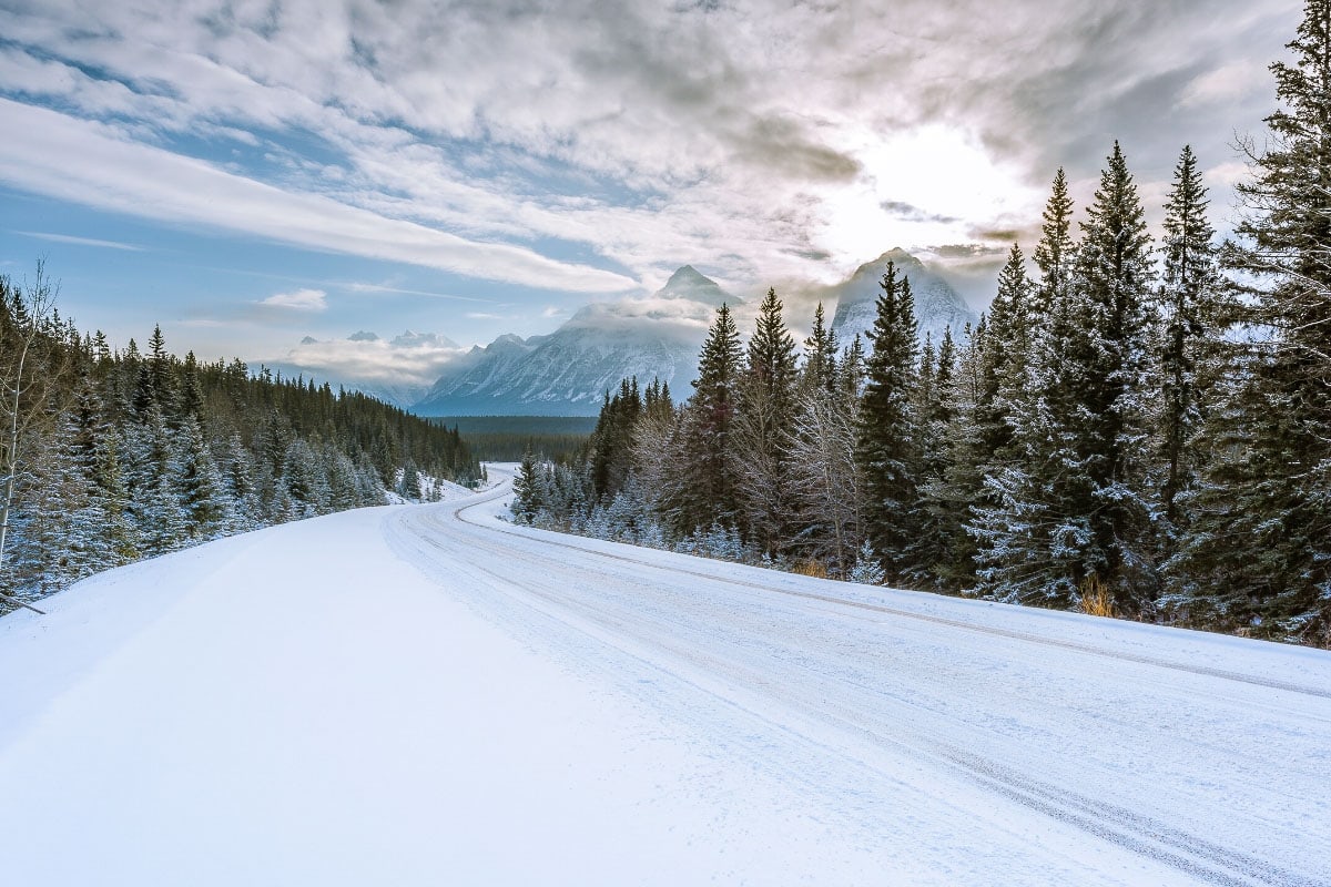 Beautiful scenery on a romantic road trip in Banff