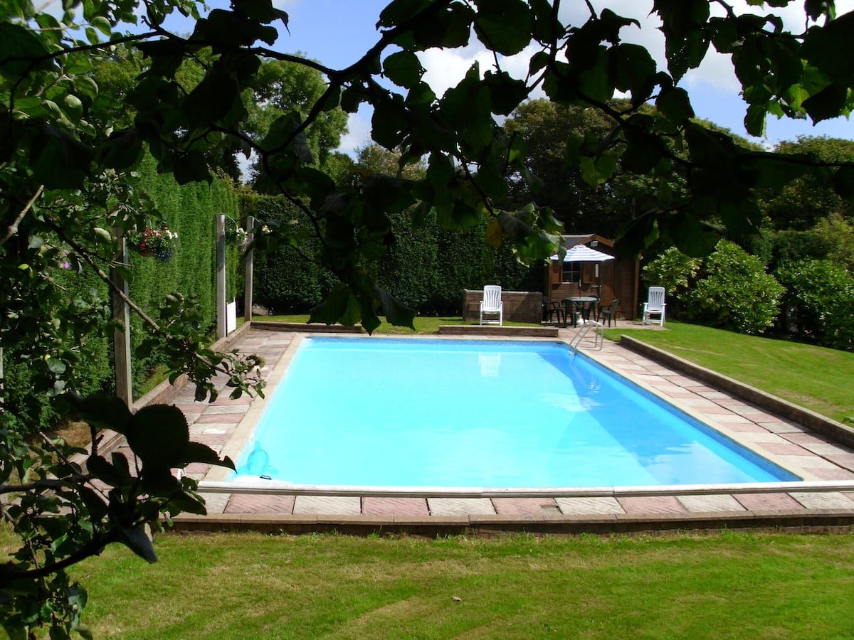 Ducks Crossing swimming pool