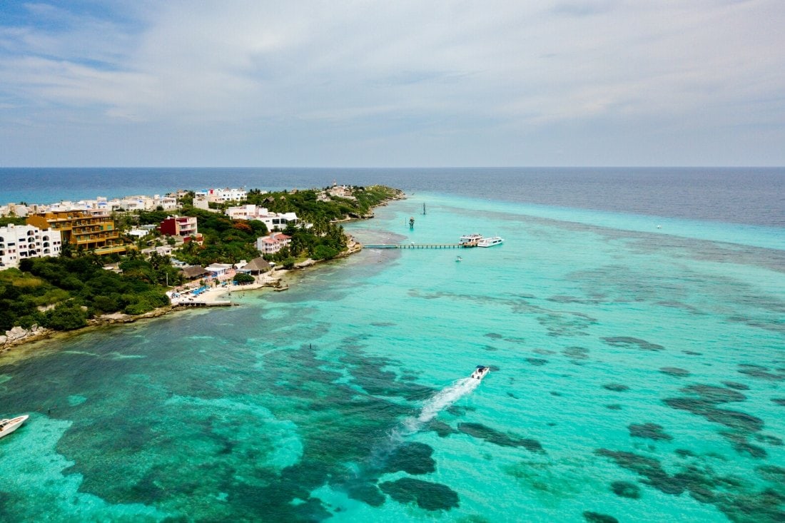 Bright water in Isla Mujeres, Mexico