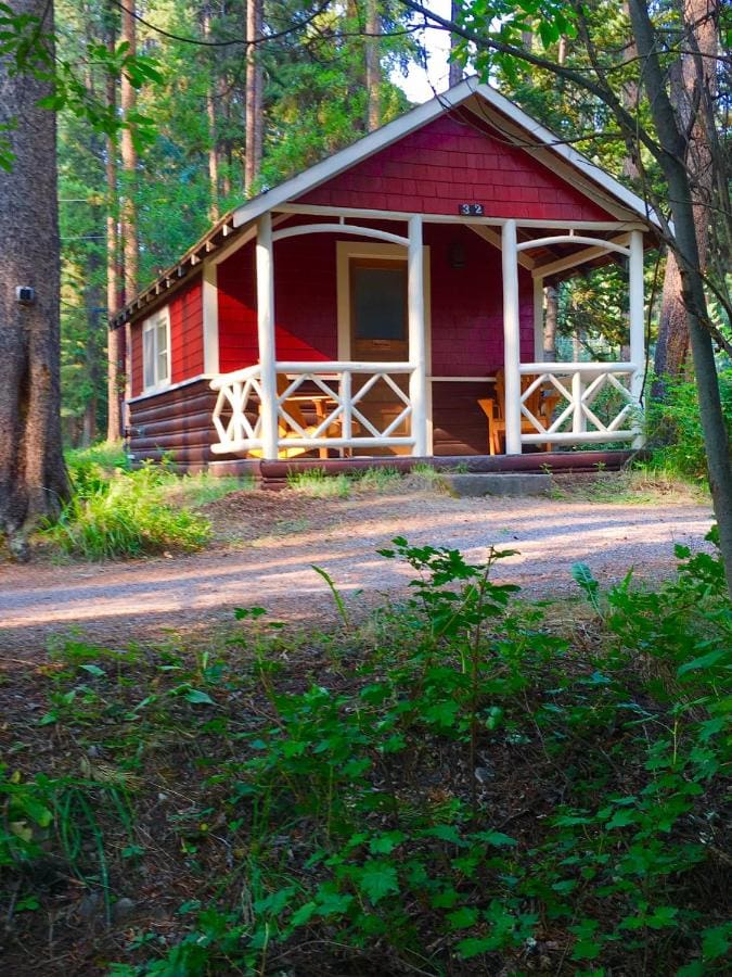 Johnston Canyon bungalows