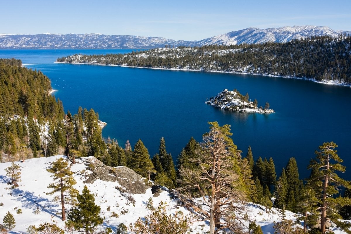 Beautiful views over Lake Tahoe in winter