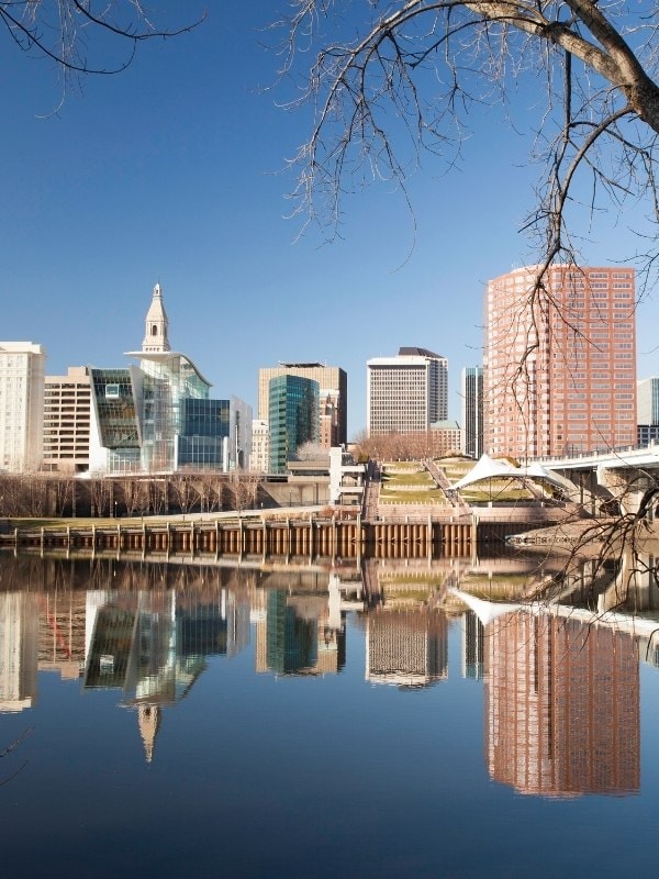 Connecticut River runs through Hartford