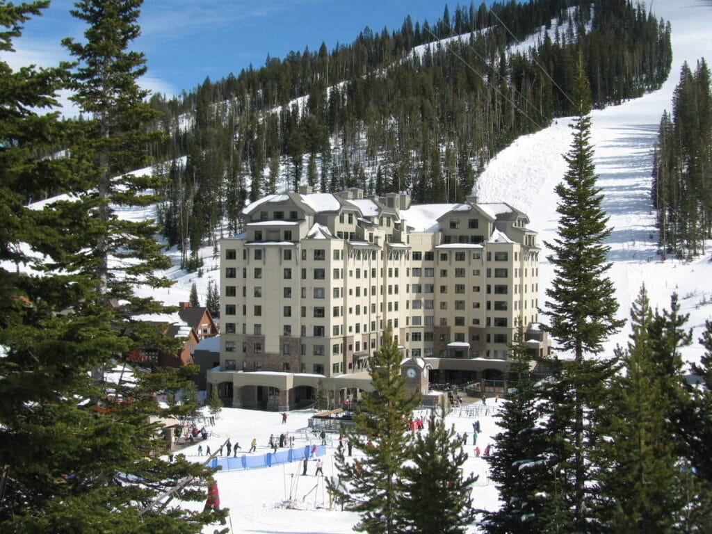 Summit Hotel, Montana