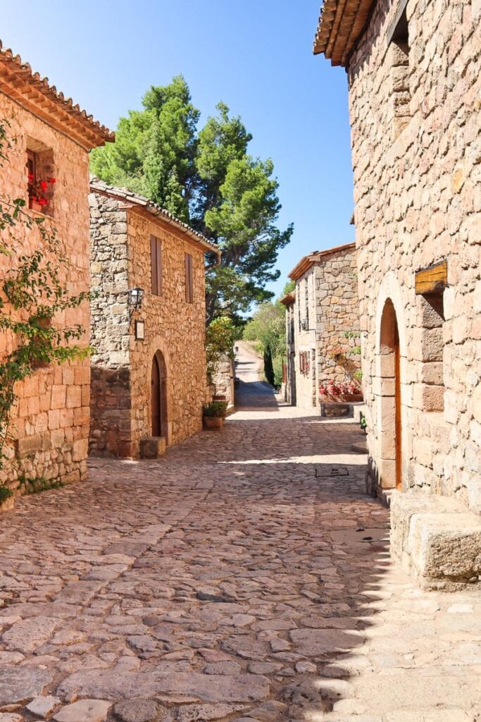 Pretty streets of Siurana, Catalonia