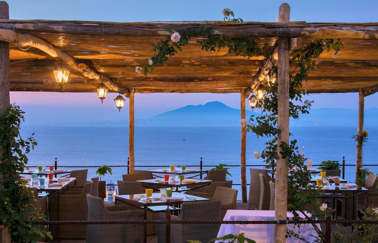 Romantic dining options at Villa Marina Capri Hotel