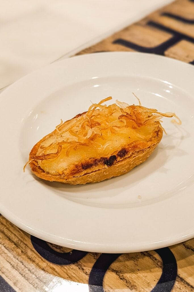 Wondering where to eat in San Sebastian? How about visiting Bar Bergara for the Itxaso pintxo 