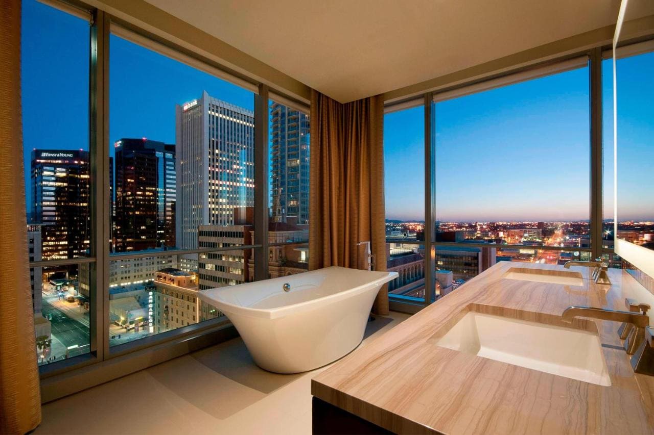 The Westin Phoenix Downtown bathroom