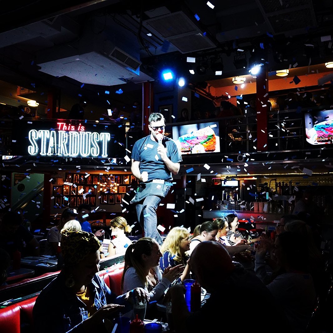 Singers performing at Ellens Stardust Diner