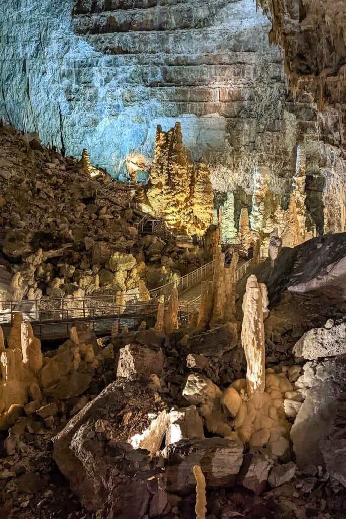 Frasassi Caves Ancona Room