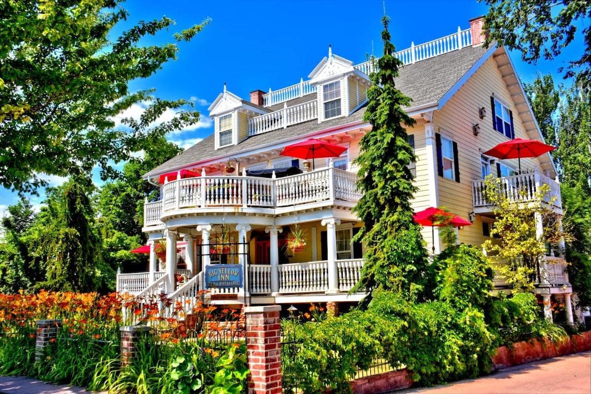 Yellow Inn Where To Stay in Bryce Canyon - 11 Cool Hotels & Glamping: 2024 Guide