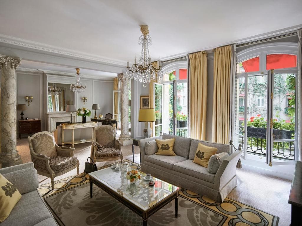 Hôtel Plaza Athénée presidential suite