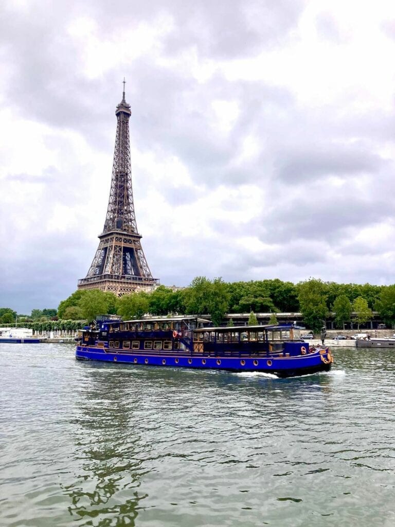 Le Calife River Restaurant in Paris