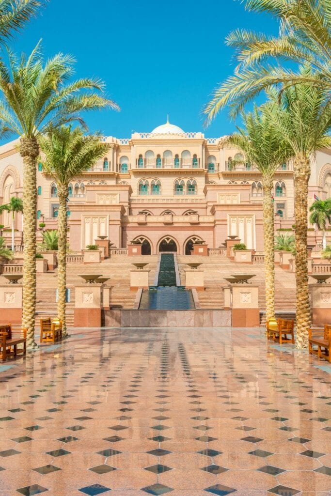 emirates palace in abu dhabi