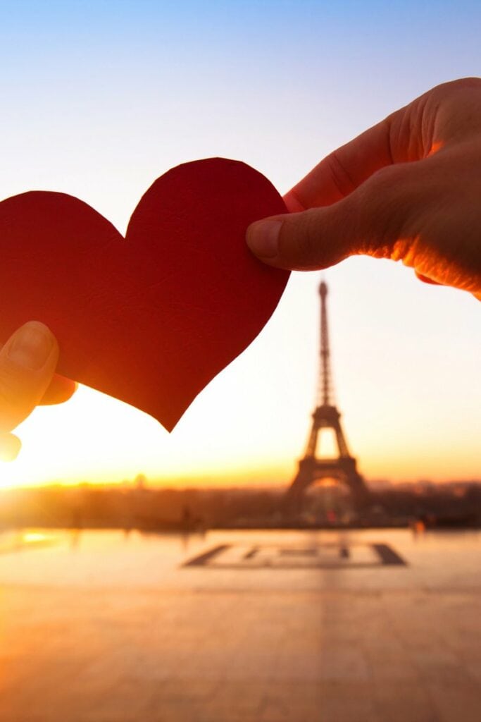 romantic hotels in Paris for couples