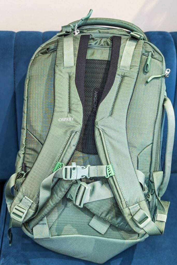 Osprey sojourn shoulder straps