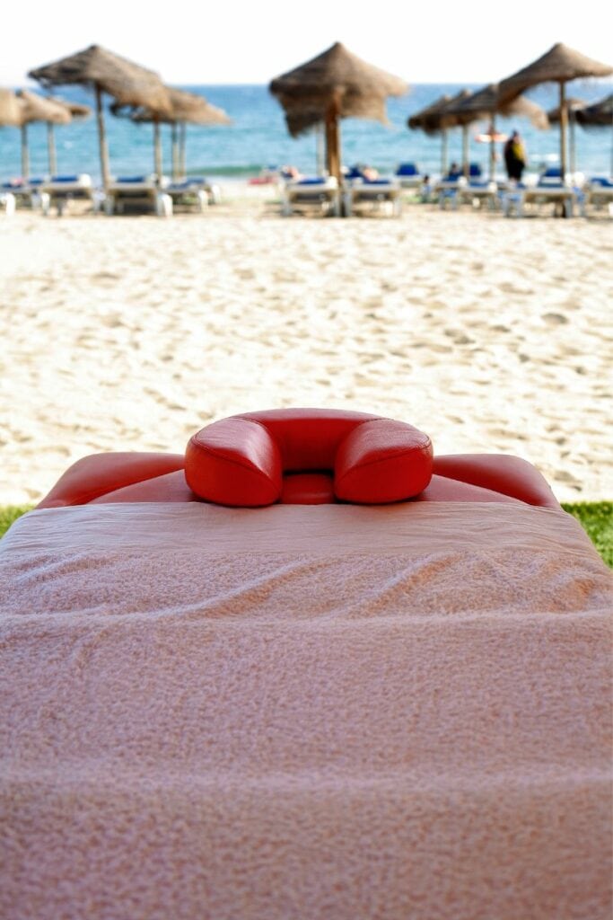 Beach massage in cancun