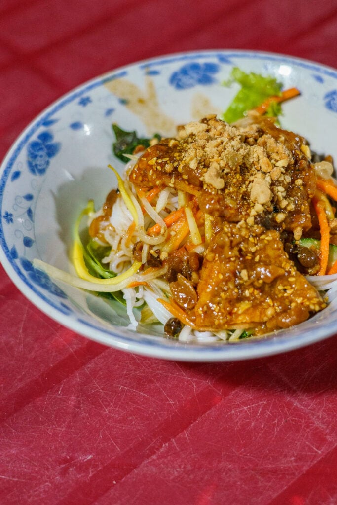 bun thịt nuong