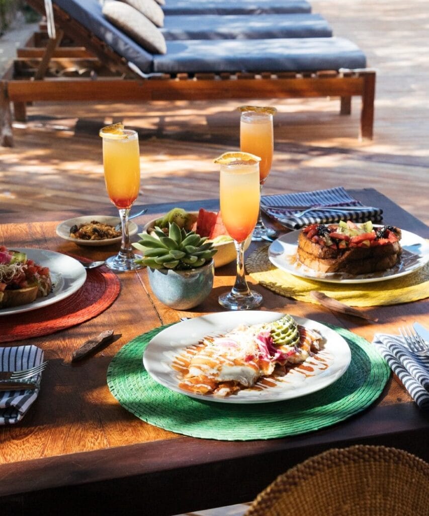 Punta Caliza beach club
