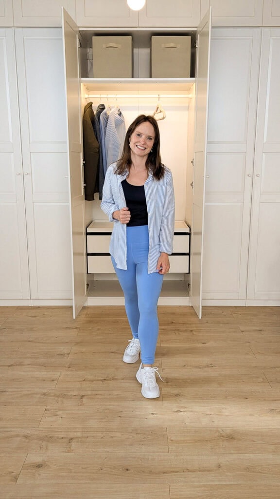 A shirt with leggings is great for travelling to warm destination