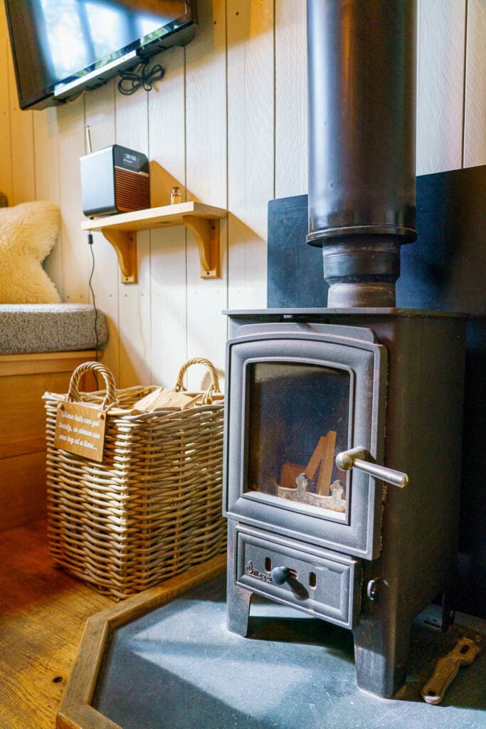 Žuvis rąstinis degiklis