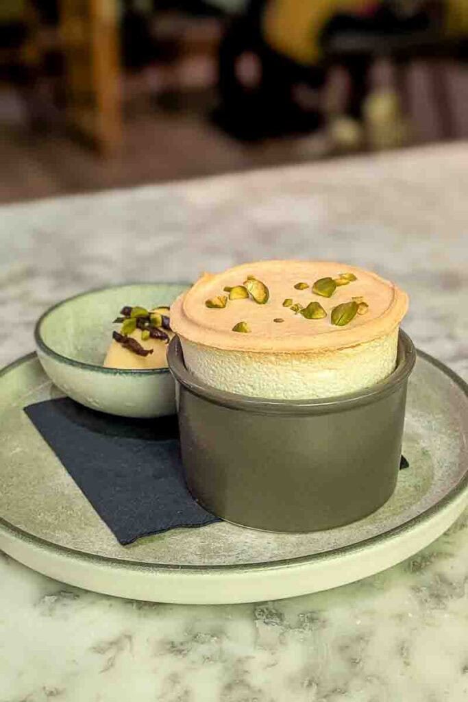 Slyvų suflė „Dormy House“.